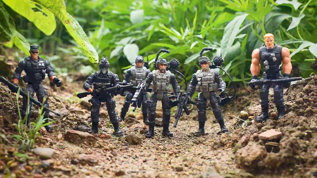 6 Pcs Army Men Toy Soldiers Action Figures with Weapon for Boys 4-7